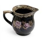Carafă din Ceramică Neagră "Midnight Rose", Model Floral și Glazură Texturată – 750 ml