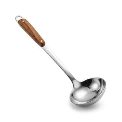 Polonic din oțel inoxidabil cu mâner din lemn, pentru supă.